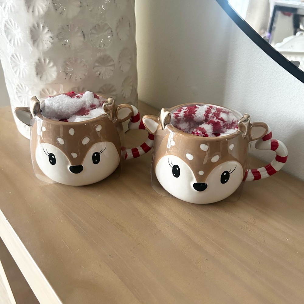 ⭐️ NEW Set of 2 Cute Reindeer Mugs with Fuzzy Socks from Claire’s
